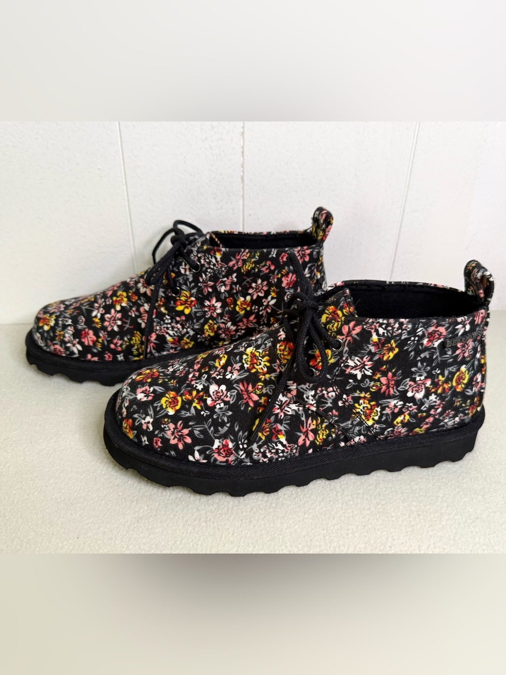 Bearpaw Women's Black Floral Skye Chukka Ankle Boots Booties Size 7